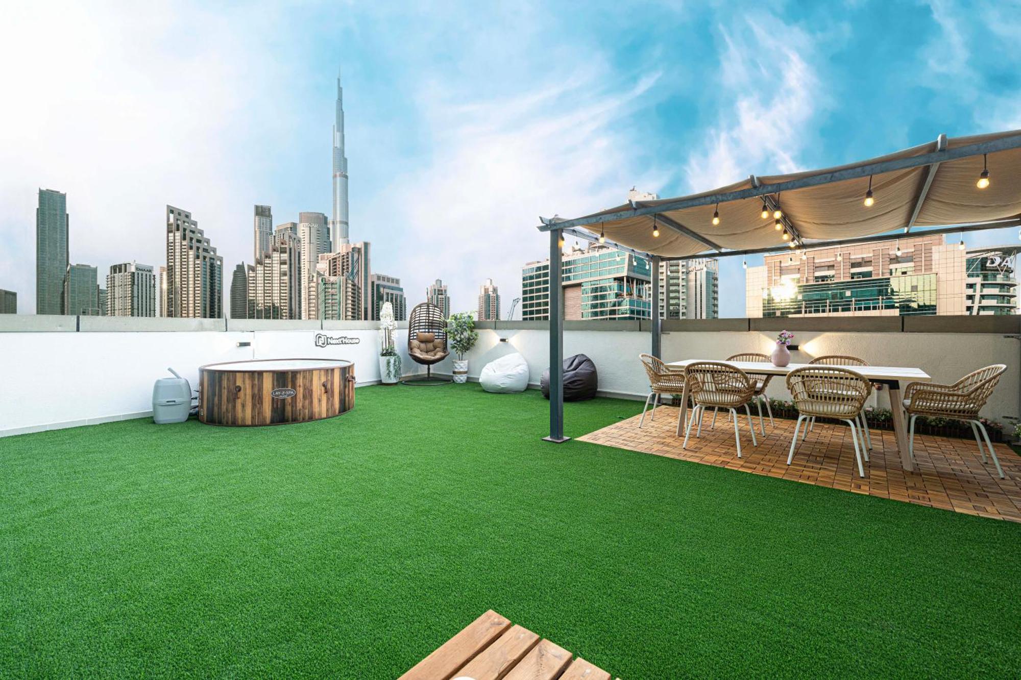 Next'House - Downtown Views Host Hostel Dubai Exterior photo